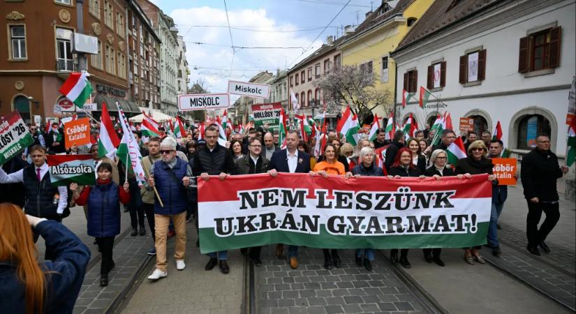 „Ez a kampány belülről is szörnyű volt” – zsarolásokról és értelmetlen pénzszórásról beszél a Fideszből kilépő miskolci önkormányzati képviselő