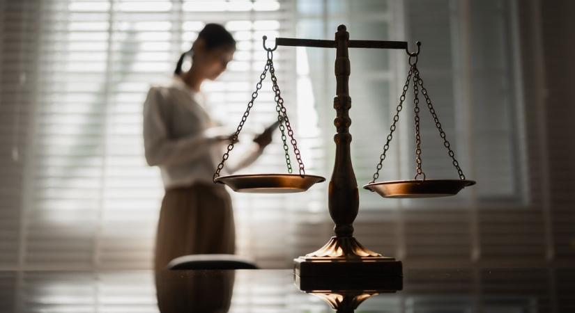 Rács mögül szervezték a bizarr drogüzletet - ítélet születhet a komáromi perben