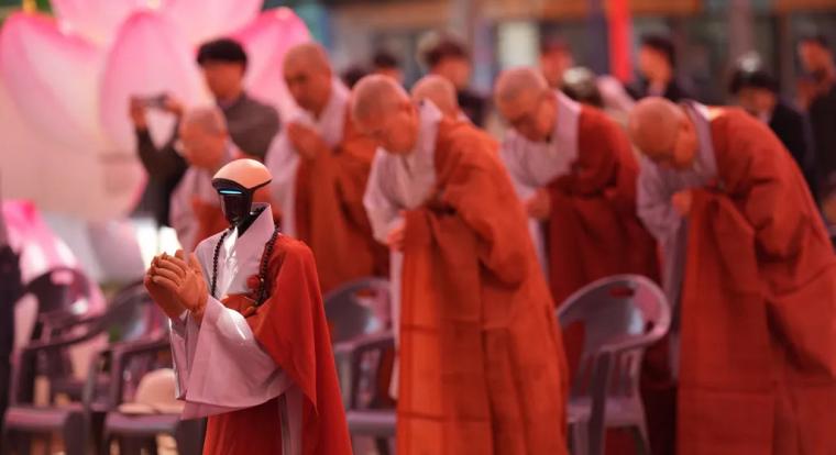 Buddhista szerzetes lett egy humanoid robot Dél-Koreában
