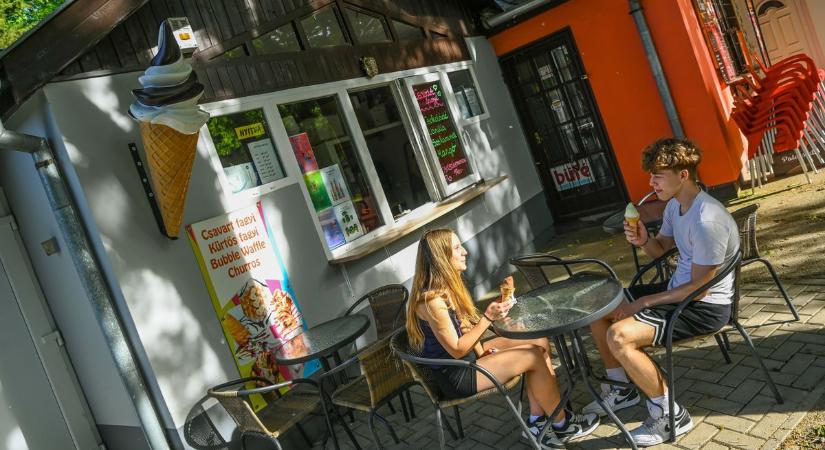 Készül a szezonra Fadd-Dombori, de mindenki a vízszintet figyeli (galéria, videó)
