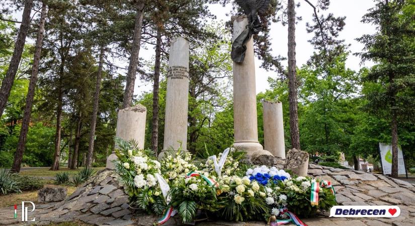 Debrecen fontos világtörténeti fordulópontról emlékezett meg – fotókkal