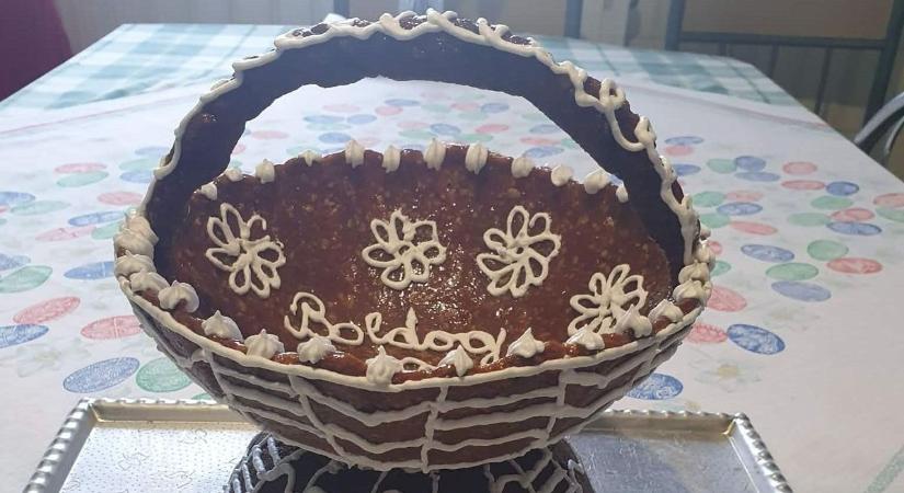 Mátyás király esküvői asztalát is díszítette: grillázsból torta vagy kosár – így készítsd el!