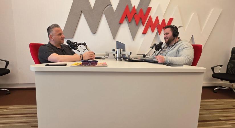 Fehér Hold: Komár László emléke újra színpadon él tovább
