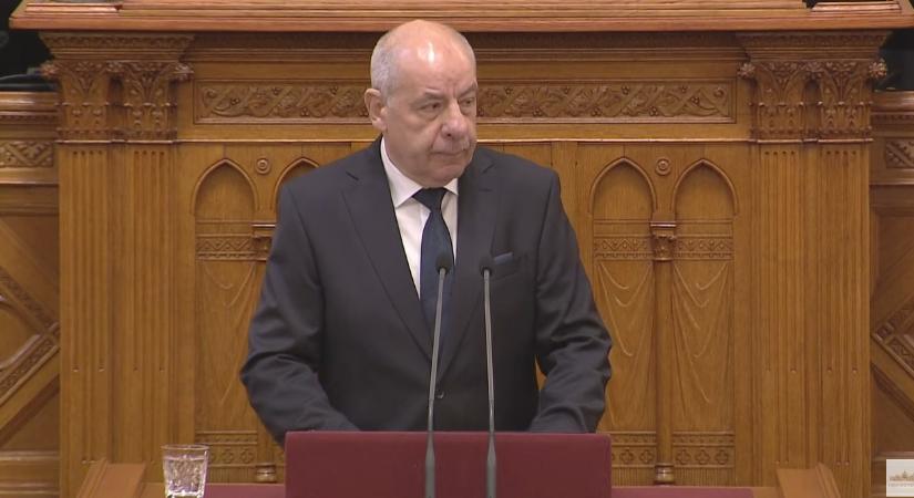 Reagált a Sándor-palota Magyar Péter felszólítására