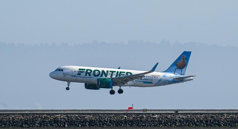 Felszállás közben gázolt halálra egy embert a Frontier Airlines gépe