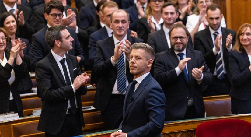 Kihirdették az új ciklus első két törvényét