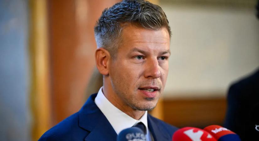 Dr. Budai Gyula: Magyar Péter túlárazott szerződéseket írt alá