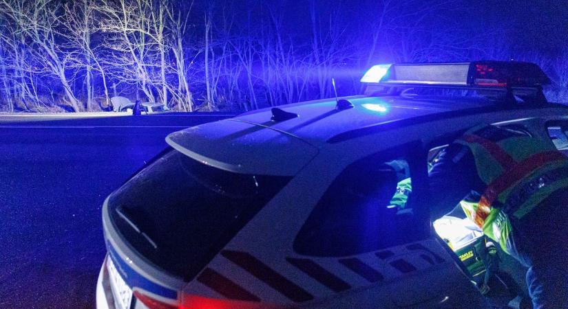Súlyos baleset a 4-es úton! Négy ember került kórházba