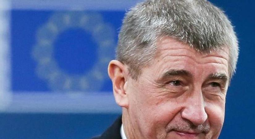 Korábban még Orbán Viktort támogatta, most már Magyar Péterre kacsintgat a cseh kormányfő