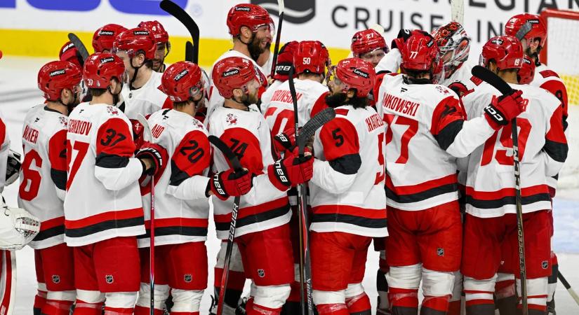 NHL: dupla söpréssel döntős keleten a Hurricanes