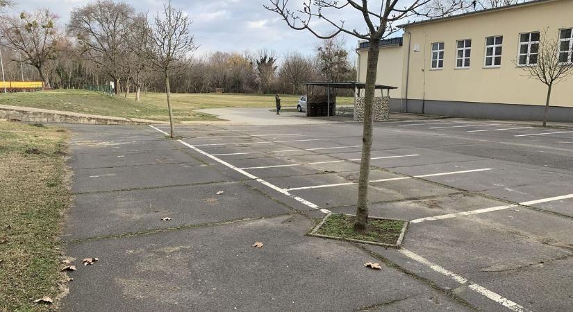 Megkezdődtek a munkálatok – új jégpálya épül a városban
