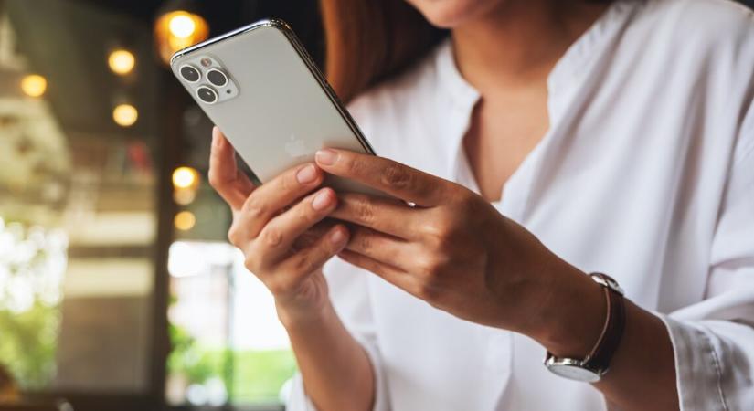 Nem elég sötét az iPhone kijelzője? Itt van egy rejtett beállítás hozzá