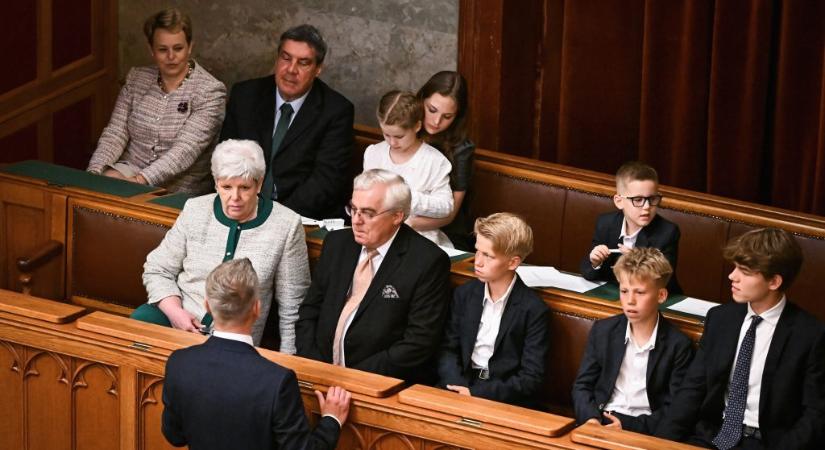 Magyar Péter: A fiaim továbbra sem lesznek közszereplők