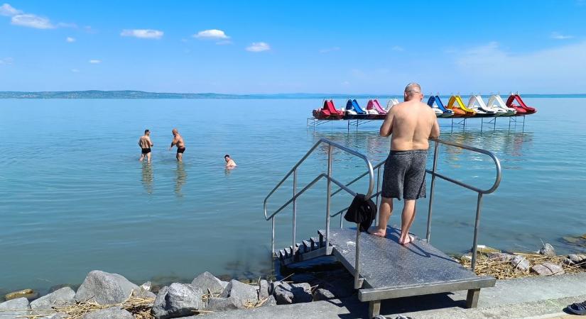 Szikrázó napsütés és tengerparti hangulat költözött a Balatonra