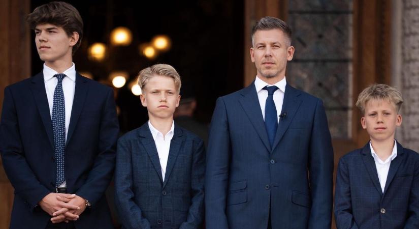 Meghatódva beszélt fiairól Magyar Péter – Ők a legfontosabbak számára