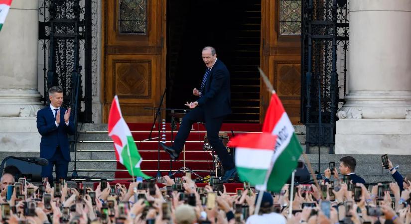 Libabőrös leszel: Magyar Péter megmutatta a rendszerváltó népünnepély legszebb pillanatát