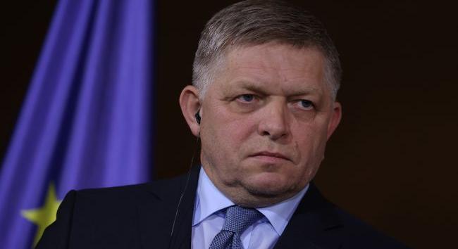 Fico: Zelenszkijnek fel kellene hívnia Putyint, ha tárgyalni akar