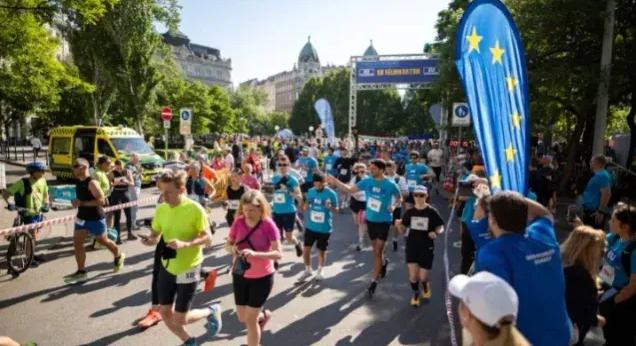 Az idei budapesti Európa-napi ünnepségnek már a programjába se jutott fideszes EP-képviselő