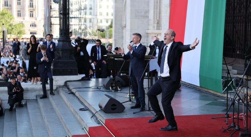 Hegedűs Zsolt táncával köszönti a magyarokat az Európai Néppárt