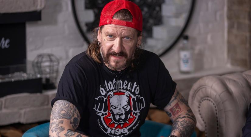 Megrázó vallomást Ganxsta Zolee az őt ért tragédiáról: „Ezért maradtam mellette, hogy vigyázzon rám”