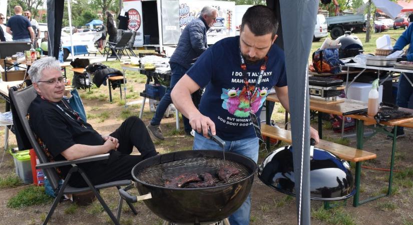 Öt évet vártak rá, de megérte! Szaftos húsok sorakoztak a karcagi gasztrofesztiválon – galériával