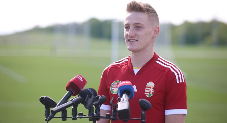 Gólyahír: a magyar válogatott futballista és párja babát vár – fotók