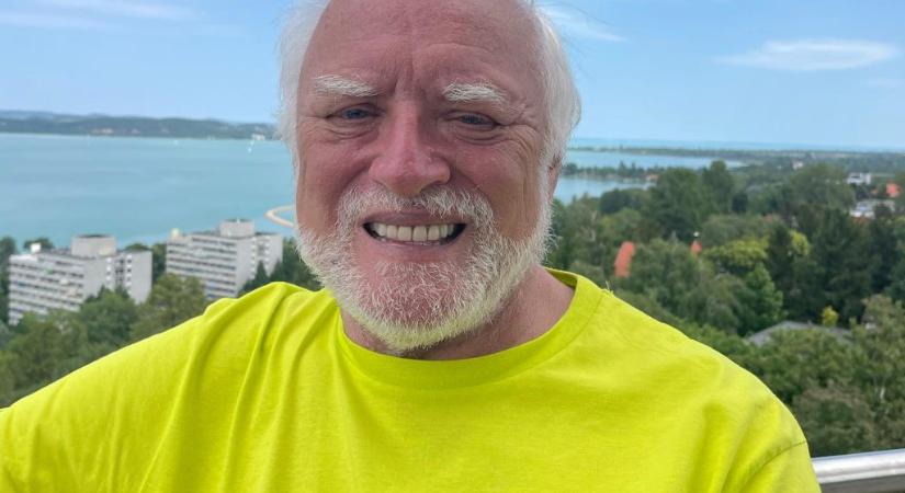 Hide the Pain Harold is a Kossuth téren ünnepelt