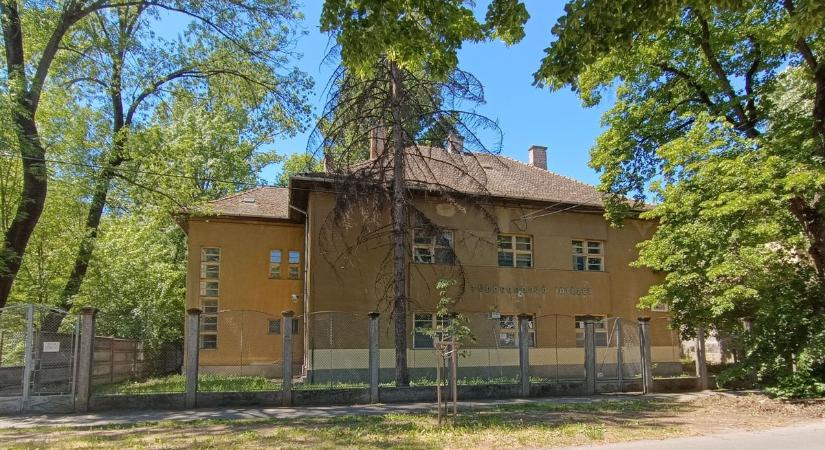 Kiderült, miért nem lehet csak úgy hasznosítani a makói tüdőgondozót