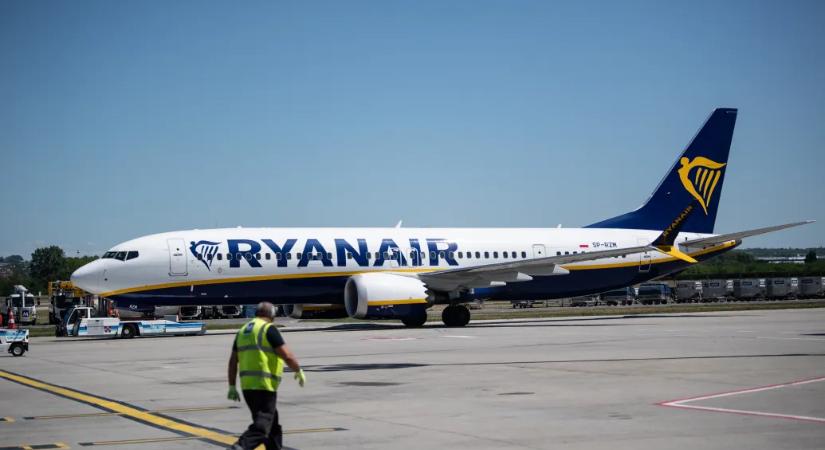 A RyanAir 400 ferihegyi dolgozója várja, hogy megkapják a fizetésüket