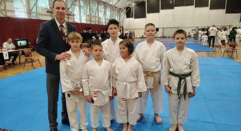 Szép hevesi eredmények a Nagykállói Karate Kupán