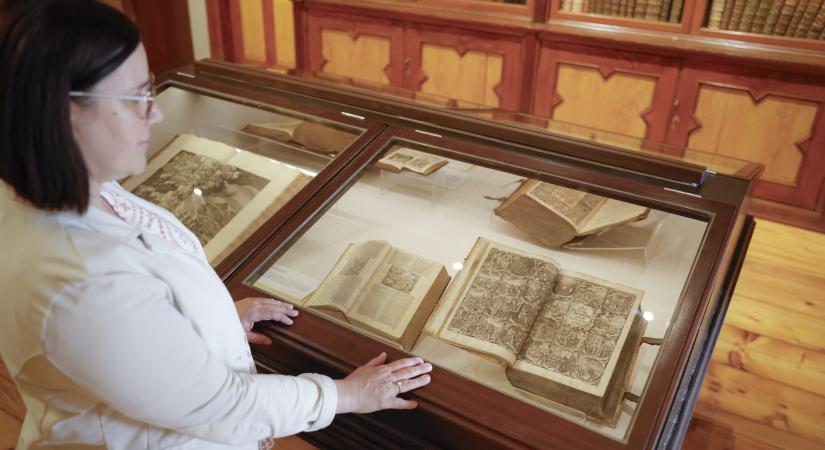 A Könyvek Könyve a Győri Egyházmegyei Könyvtárban
