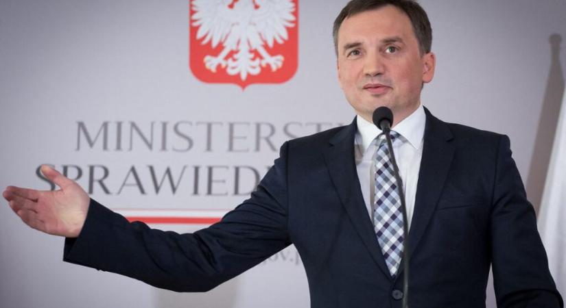 Magyar beiktatása után a körözött lengyel exminiszter Amerikába menekült