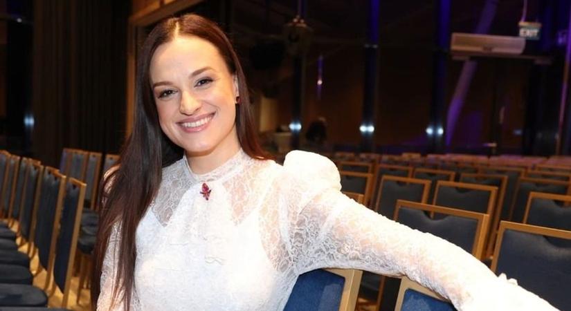 Ajak díszpolgára, Gubik Petra Evitaként hódítja meg a Madách Színház színpadát