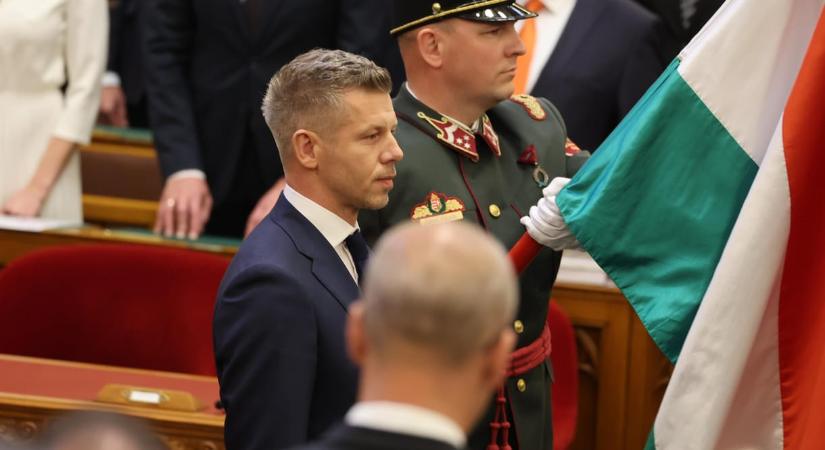 Magyar Péter szerint vállalhatatlan, amit a Mi Hazánk csinált a parlamentben