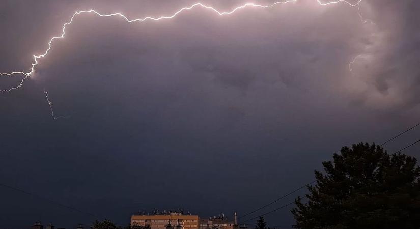 Záporok törhetik meg a nyárias hangulatot – ilyen lesz a holnapi időjárás Hevesben