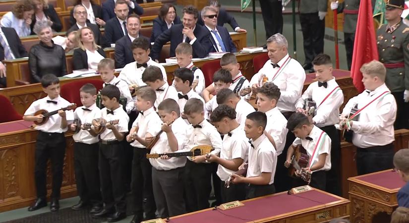 Szomorú magyarázkodásba kényszerült a Mi Hazánk, amiért kivonult az alakuló ülésről