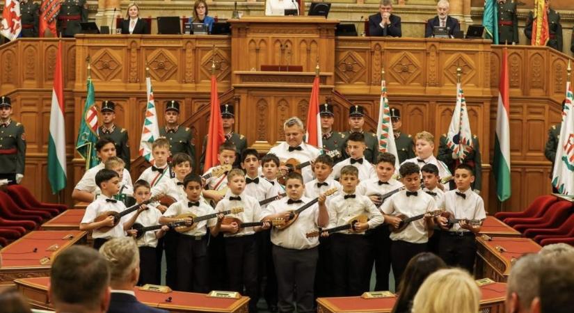 Mága Zoltán is megszólalt a sükösdi tamburás gyerekek előadásáról