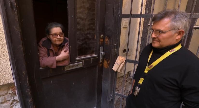 „A lakásommal együtt Lázárt is megveszik” – felvásárlás nyomasztja egy műemléki társasház lakóit