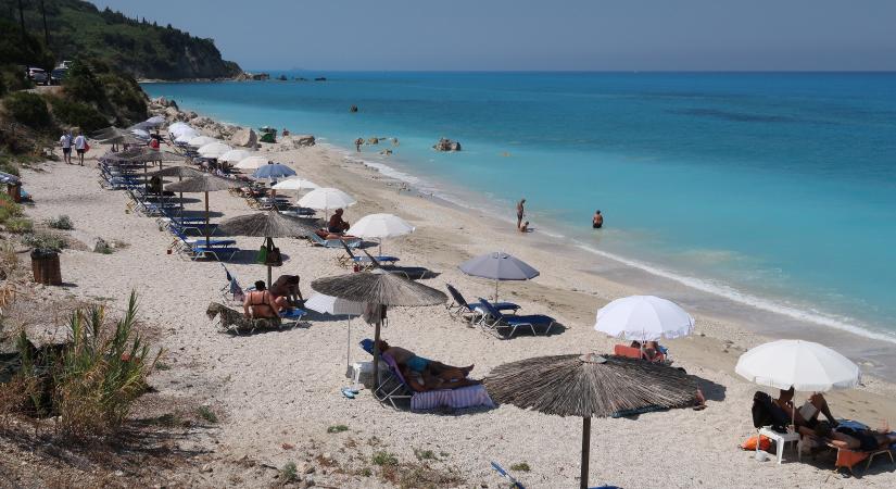 Pánik a magyarok kedvenc görög szigetén: robbanóanyaggal teli harci drón sodródott a turistákkal teli parthoz