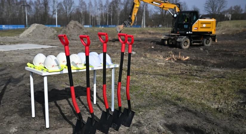 Száz második világháborús lövedéket találtak Krakkóban egy kollégium építkezésén