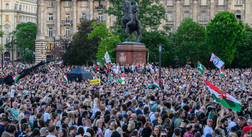 Világsztárt szúrtak ki a Kossuth téri népünnepélyen