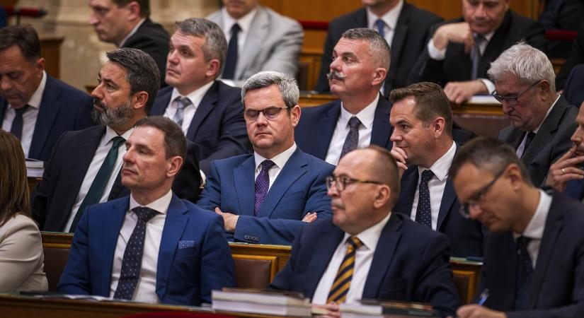 A Fidesz széteshet, mert ott folytatja, ahol abbahagyta, a Tisza önmagát fékezheti