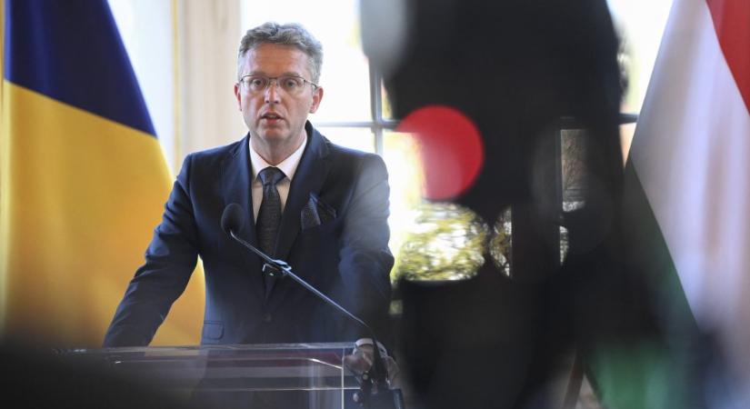Hankóék botránypénze: 160 millió jutott olyan szervezeteknek, amelyeknek a tagjai ukrán zászlóval kampányoltak Orbánéknak