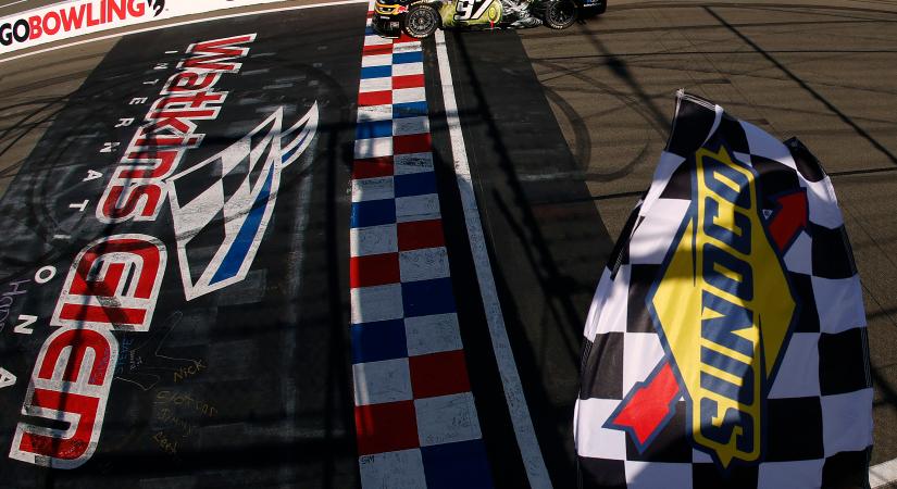 NASCAR: Szédületes onboard-videó arról, hogyan dolgozott le SVG félperces hátrányt mindössze 18 kör alatt Watkins Glenen