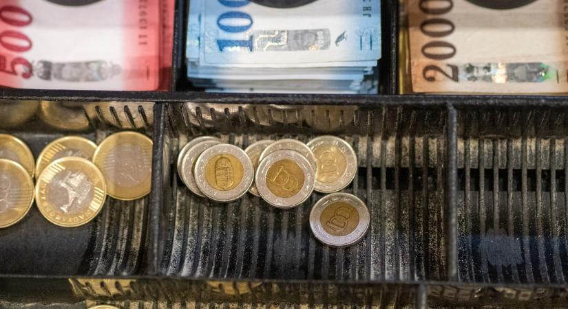 Azta! Így néz ki az új 5000 és 25000 forintos, mutatjuk a fotókat