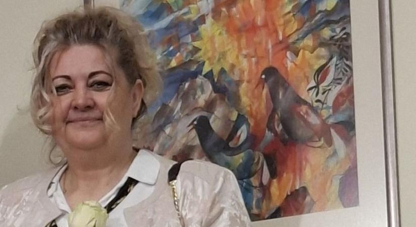 Ágról szakadt madár hirdeti az összetartozás erejét a Józsa Judit Galériában