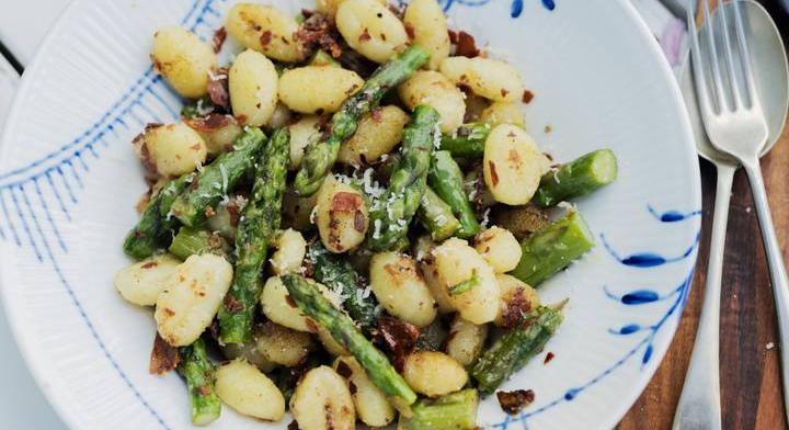 Toszkán gnocchi spárgával és szalonnával: könnyű, de laktató ebéd