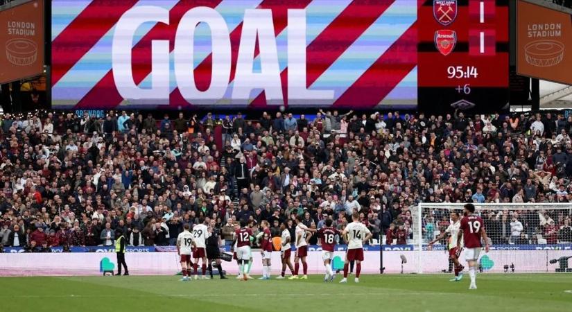 Az Arsenal győzelme után forrnak az indulatok, a bíró kíméletlen döntést hozott