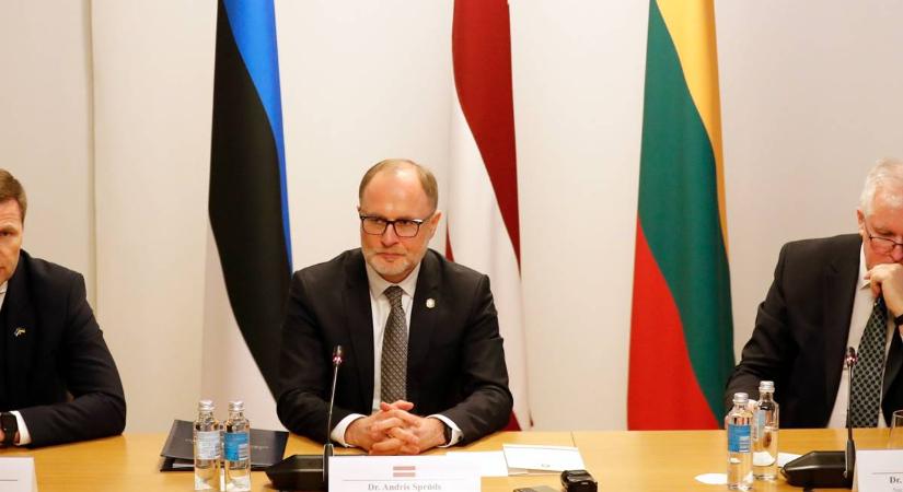 Lemondott a lett védelmi miniszter, miután ukrán drónok csapódtak be az országában