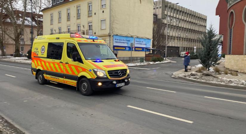 Drámai percek Balatongyörökön nem tudtak bejutni a bajba jutott emberhez!